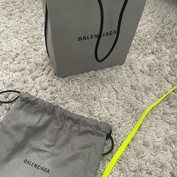 BALENCIAGA
Le Cagole Mini Neon Crossbody Bag - Picture 4 of 4